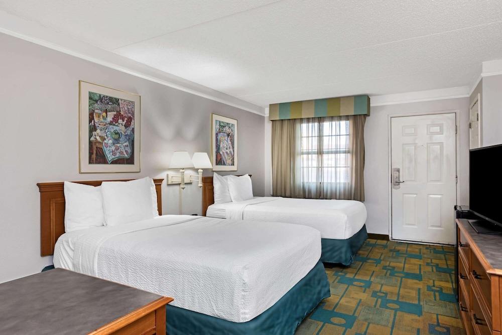 La Quinta Inn By Wyndham El Paso East Lomaland Exterior photo