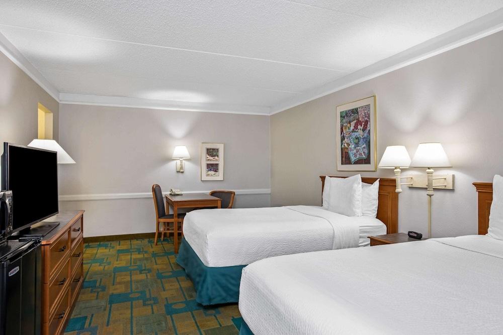 La Quinta Inn By Wyndham El Paso East Lomaland Exterior photo